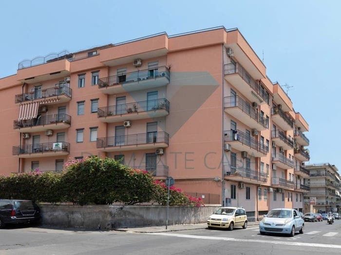 Appartamento quadrilocale in vendita in Via Curia, Rapisardi, Catania