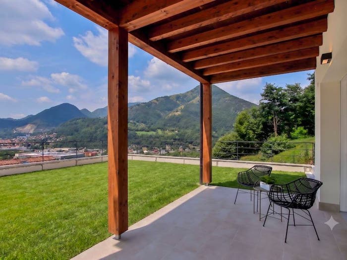 Appartamento quadrilocale in vendita in Via Azzarotti, Pradalunga