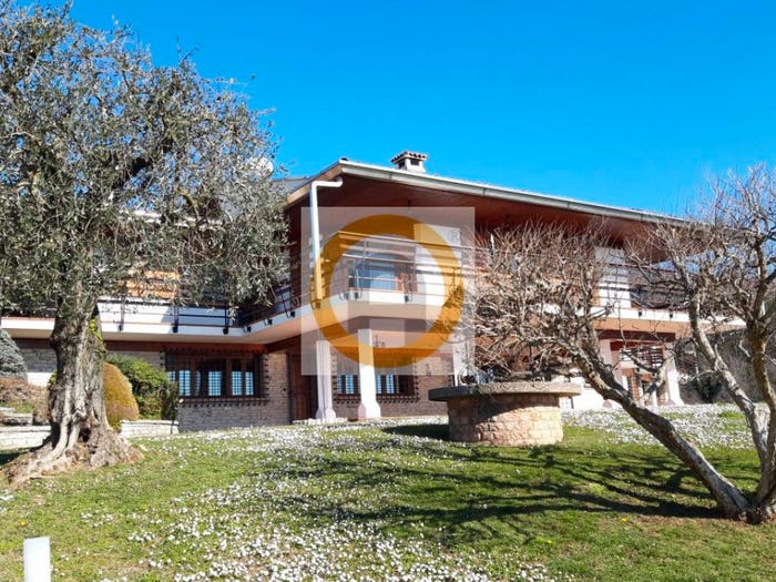 Casa con 6 locali in vendita in Centro, Pederobba