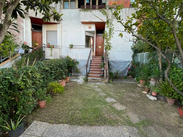 Casa con 5 locali in vendita in Viale del Pesco, Villaggio Giornalisti Poggio, Anzio