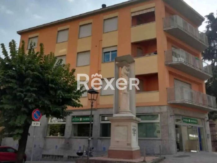 Casa con 6 locali in vendita in Piazza Giuseppe Garibaldi, Centro, Alzano Lombardo
