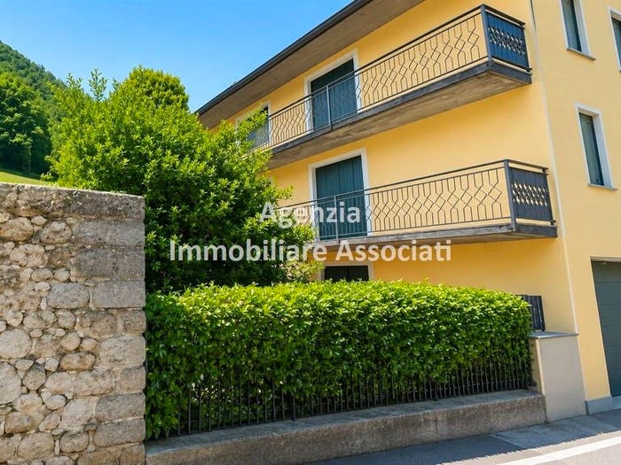 Casa con 6 locali in vendita in Carpané, Valbrenta