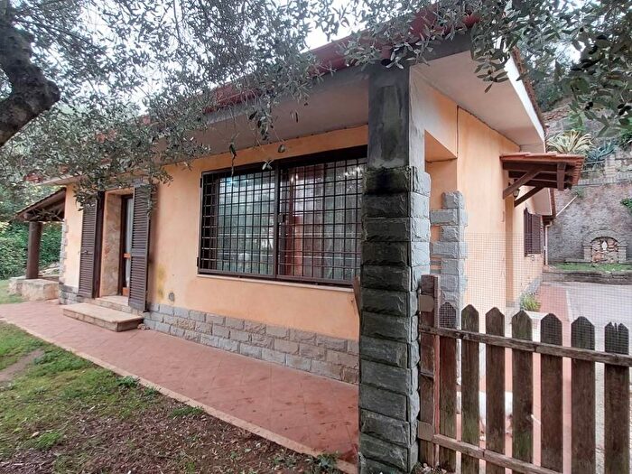 Casa trilocale in vendita in Via Pasubio, Casalazzara Torre Bruna, Aprilia