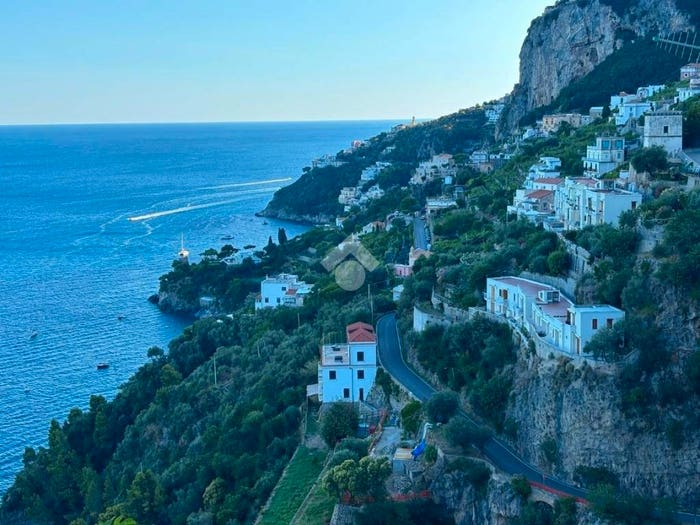 Appartamento trilocale in vendita in Via Maestra dei Villaggi, Centro, Amalfi