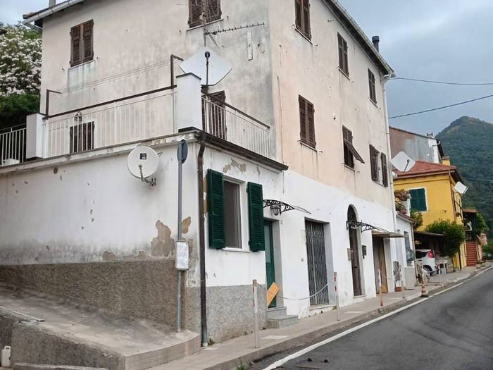 Casa bilocale in vendita in Via Villamezzana, Davagna