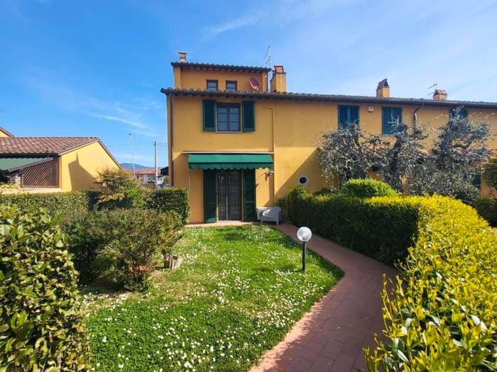 Casa con 6 locali in vendita in Via di Mezzo Sud, San Frediano Sud San Lorenzo a Pagnatico, Cascina