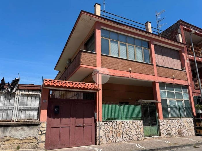Casa con 6 locali in vendita in Via Giuseppe Garibaldi, Arzano