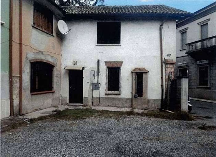Casa trilocale in vendita in Via Piave, Centro, Santo Stefano Lodigiano