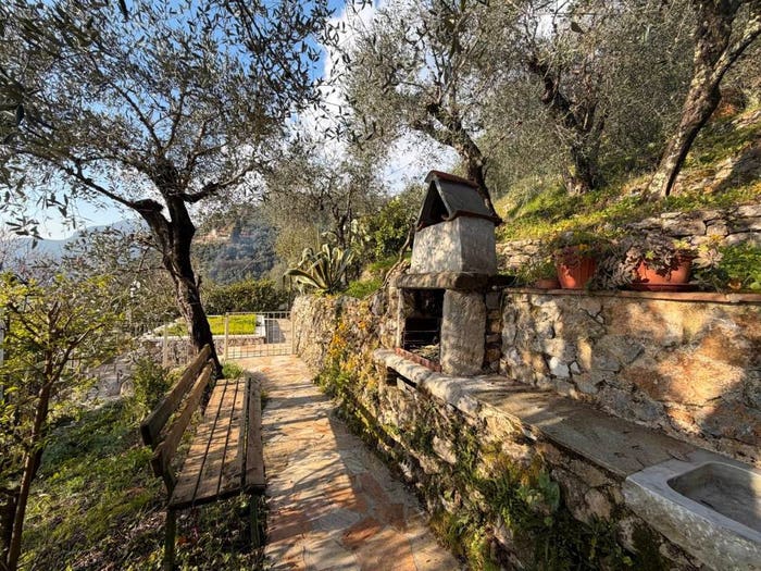 Casa con 6 locali in vendita in Strada Comunale delle Silerchie, Camaiore Paese, Camaiore