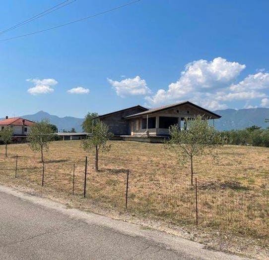 Casa con 6 locali in vendita in Via Roana, Ferentino