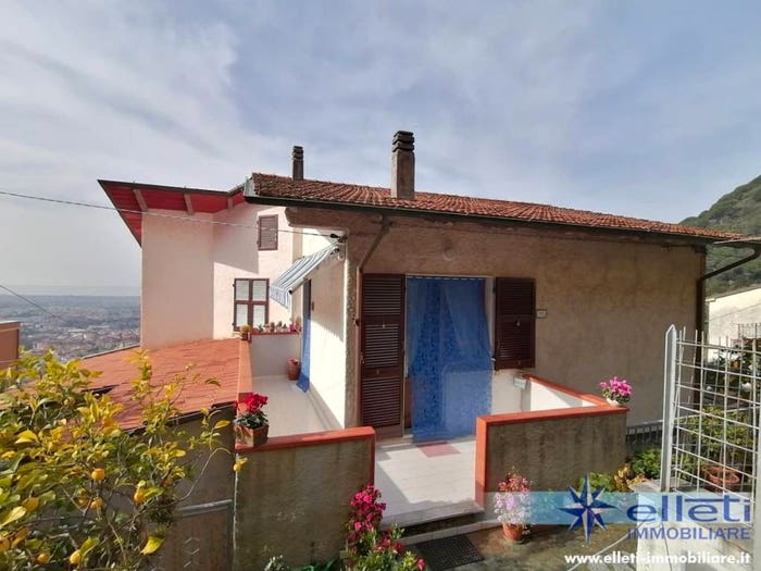 Casa quadrilocale in vendita in Bergiola Lavacchio, Massa