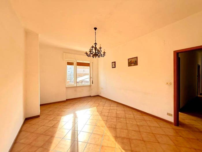 Appartamento quadrilocale in vendita in Via Nazionale, Castelvecchio, Imperia