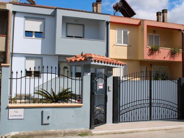 Casa con 6 locali in vendita in Via Lombardia, Centro, Sanluri