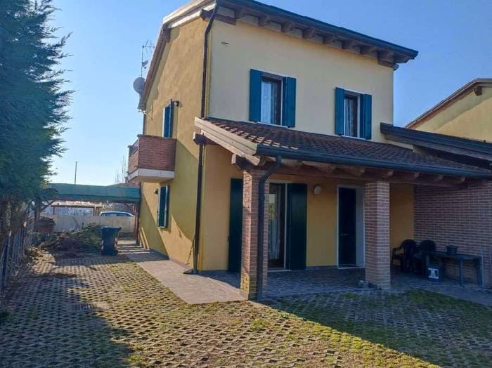 Casa quadrilocale in vendita in Località cantarana accesso da via milano, Cantarana, Cona