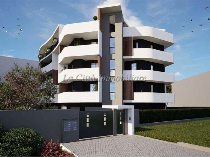 Appartamento quadrilocale in vendita in Via Firenze, San Paolo, Novara