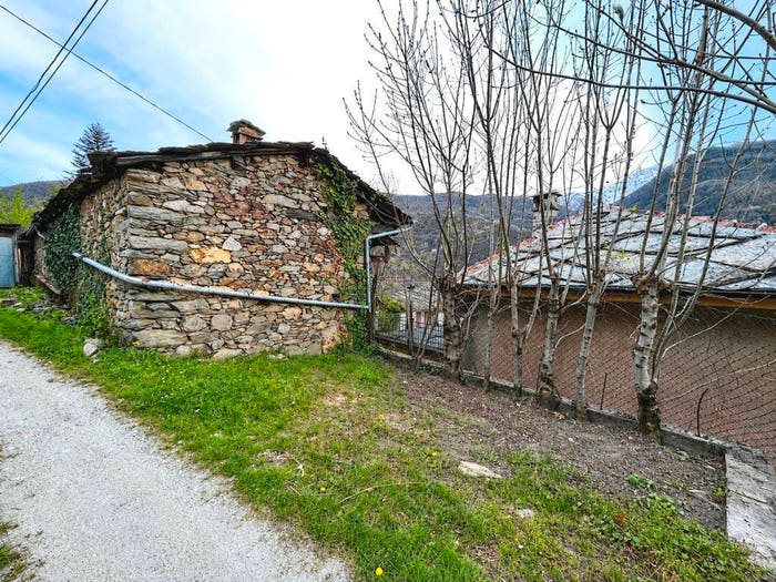 Casa quadrilocale in vendita in Borgata Villasecca Inferiore, Perrero