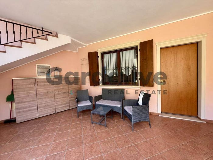 Appartamento trilocale in vendita in Via Aprile, Castello, Puegnago sul Garda