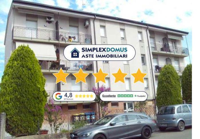 Appartamento quadrilocale in vendita in Grézieu La Varenne, Centro, Finale Emilia
