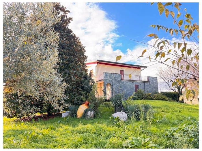 Casa con 6 locali in vendita in Via Don Carlo Gnocchi, Centro, Pessano con Bornago