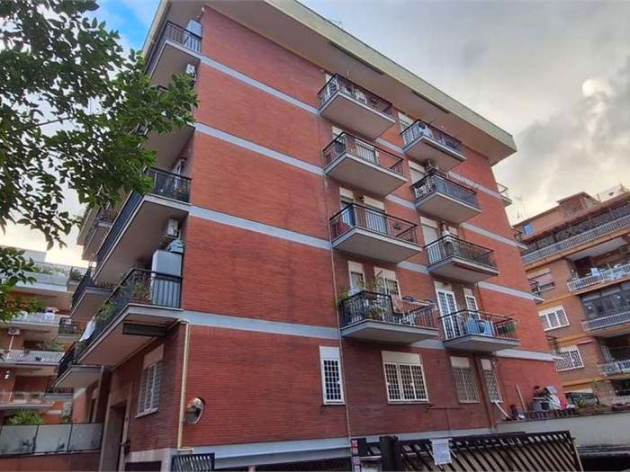 Appartamento trilocale in affitto in Viale Spartaco, Appio Claudio Statuario, Roma