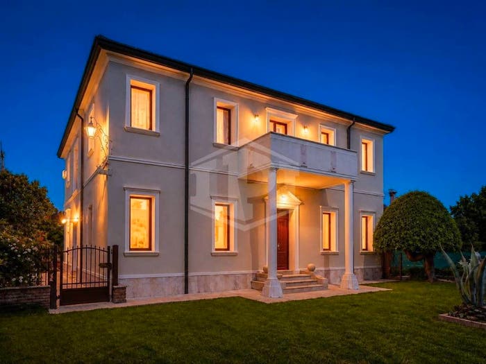 Casa con 6 locali in vendita in Via Repoise, Cervarese Santa Croce
