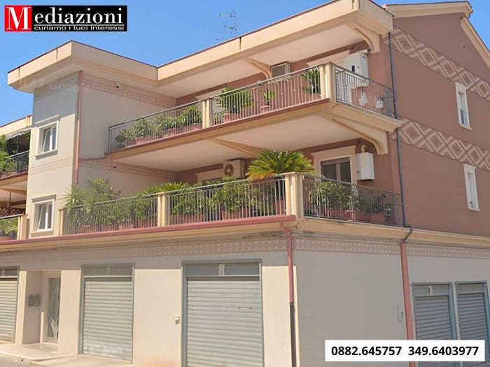 Appartamento con 5 locali in vendita in Via Filippo Brunelleschi, Apricena