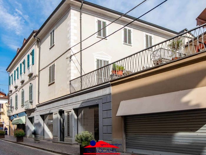 Appartamento quadrilocale in vendita in Via Luigi Cadorna, Centro, Busca