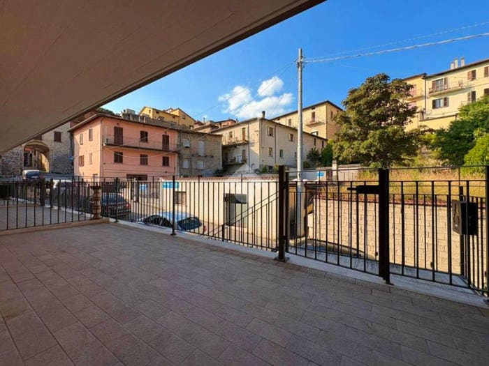 Appartamento trilocale in vendita in Via Borgovalle, Centro, Gualdo Tadino