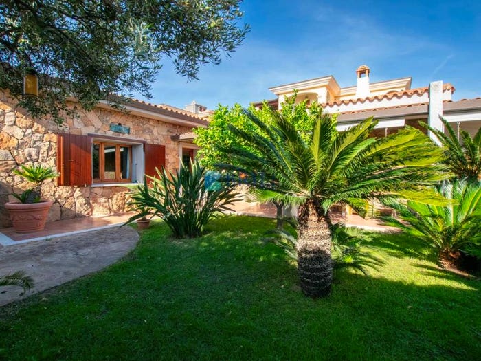 Casa con 6 locali in vendita in Via Friuli, Baratta, Olbia