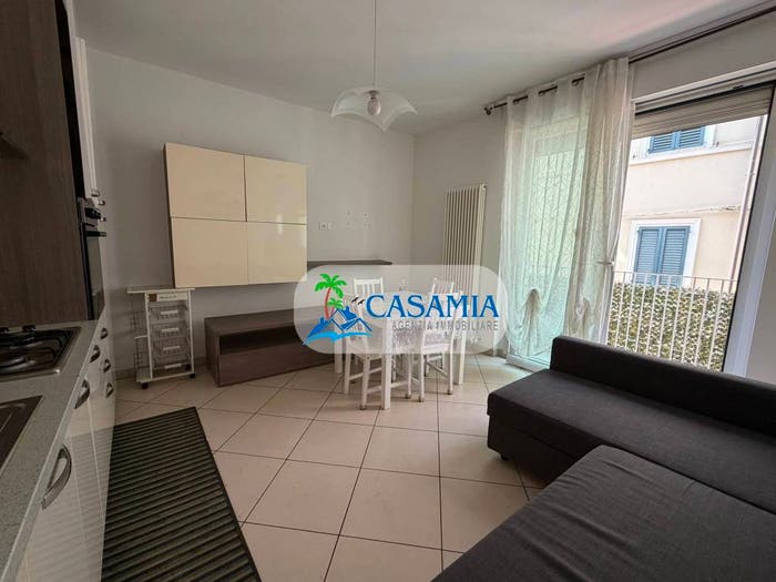 Casa trilocale in vendita in Via Giacomo Leopardi, Centro, Grottammare
