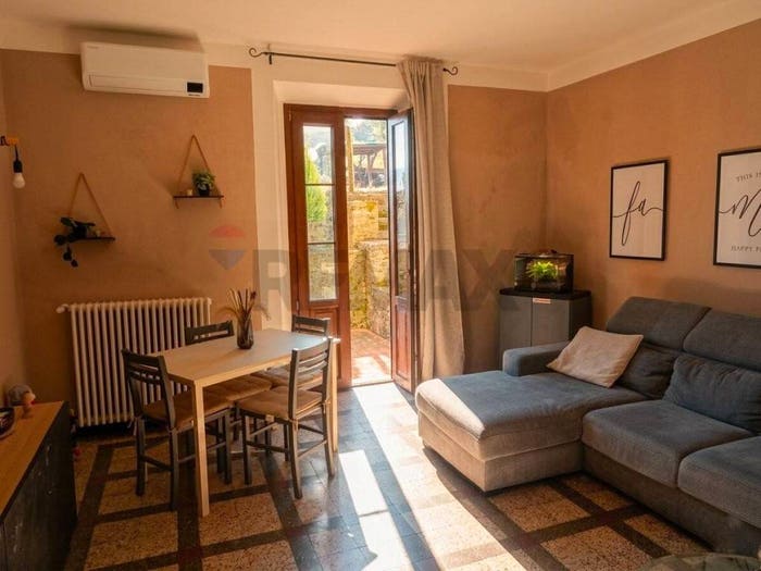 Casa con 6 locali in vendita in Borgo a Mozzano