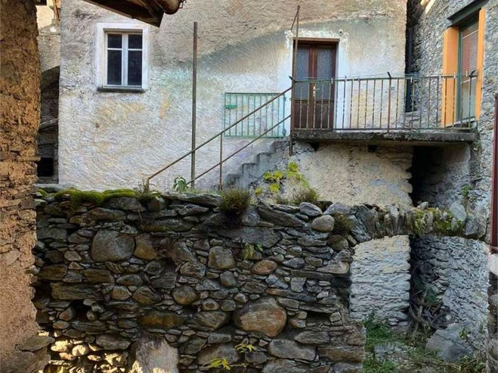 Casa con 6 locali in vendita in Centro, Domaso