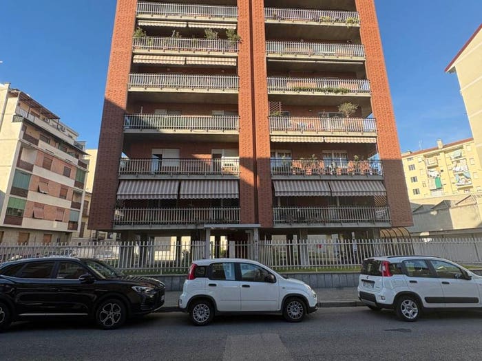 Appartamento quadrilocale in vendita in Via Fiume, Piazza Genova, Alessandria