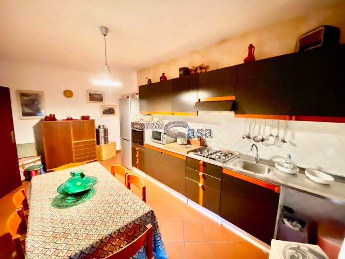 Casa con 6 locali in vendita in Via di Nozzano, Nozzano Arliano, Lucca