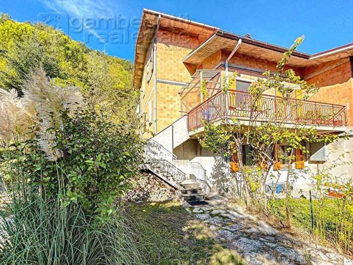 Appartamento con 5 locali in vendita in Urbino