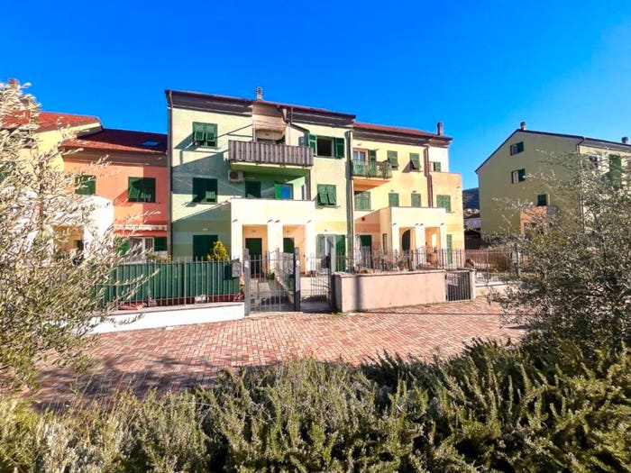 Appartamento quadrilocale in vendita in Piazza falcone e borsellino, Albenga