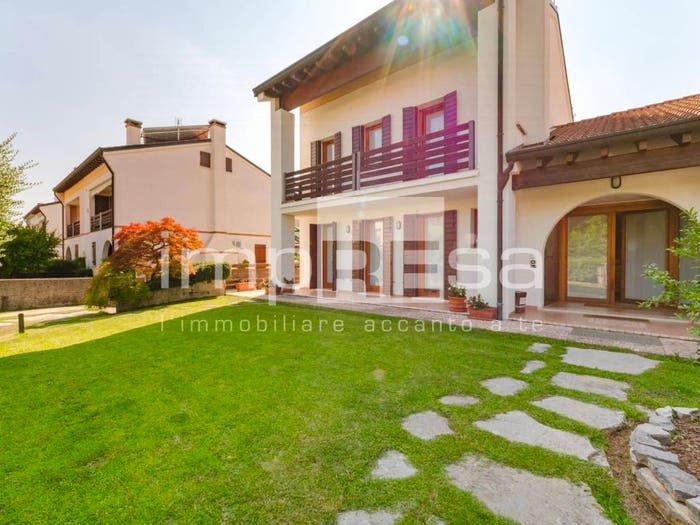 Casa con 5 locali in vendita in Via colli euganei, Centro, Montebelluna