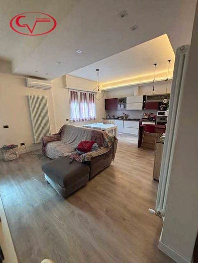 Appartamento con 5 locali in vendita in Via Ammiraglio Burzagli, Città, Montevarchi