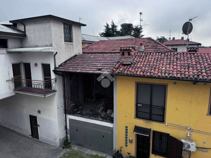 Casa trilocale in vendita in Via Circonvallazione Est, Ciserano