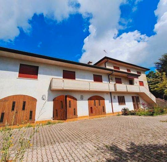 Casa con 6 locali in vendita in Via Livel, Centro, Cappella Maggiore
