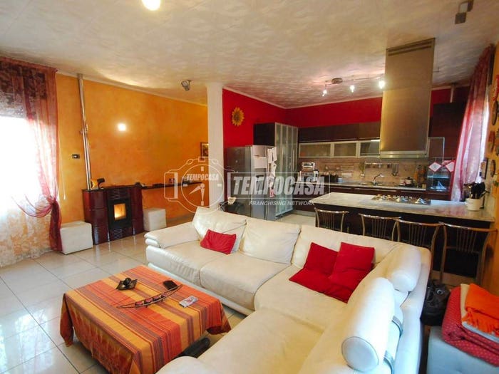 Casa quadrilocale in vendita in Via Zara, Centro, Limbiate