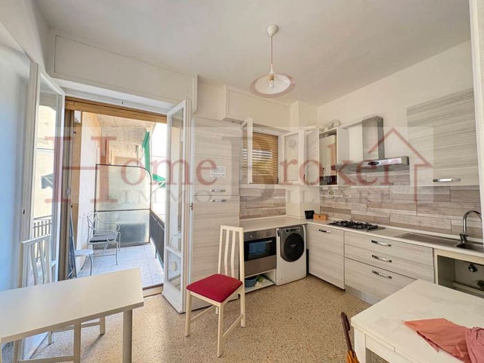 Appartamento con 5 locali in vendita in Via Orazio Vecchi, Novoli, Firenze