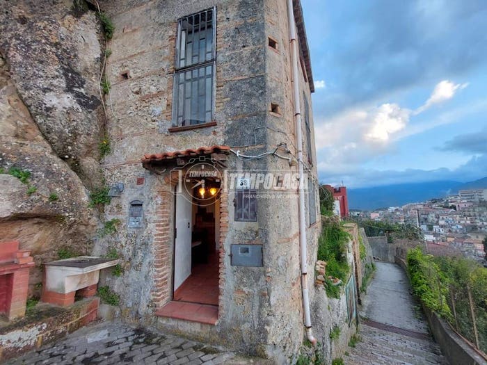 Casa bilocale in vendita in Via Umberto I, Centro, Monforte San Giorgio