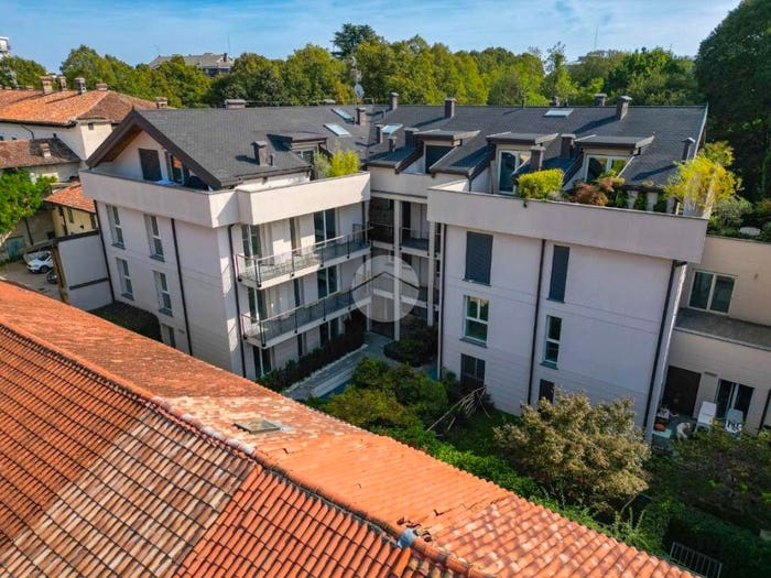Appartamento quadrilocale in vendita in Piazza Visconti, Centro, Rho