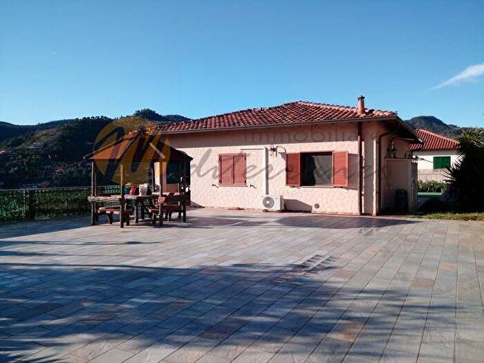 Casa con 6 locali in vendita in Via Turistica, Centro, Camporosso