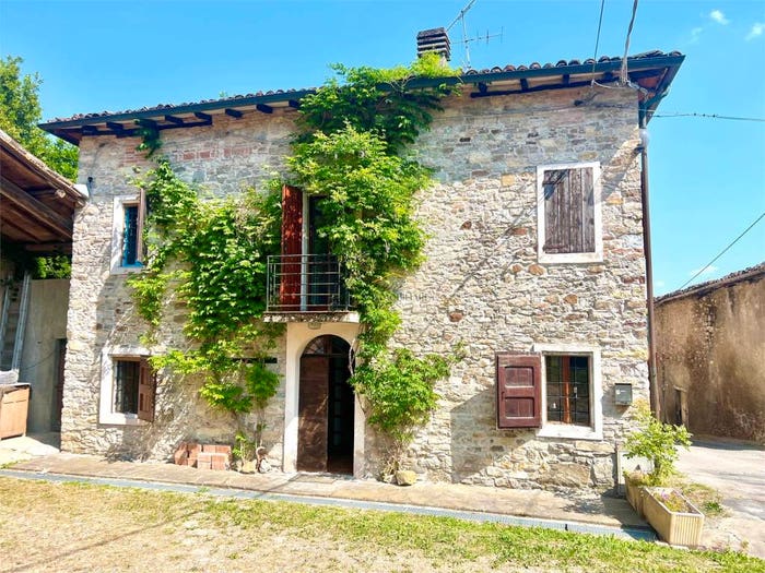 Casa con 6 locali in vendita in Via Tabiano, Tabiano, Viano