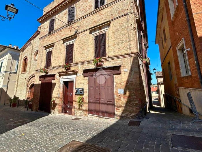 Appartamento quadrilocale in vendita in Appartamento Corso Giuseppe Mazzini, Centro, Ostra