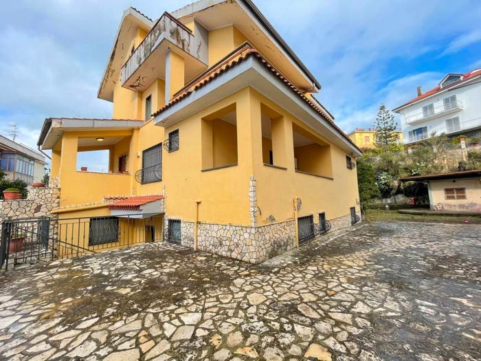 Casa con 6 locali in vendita in Via Achille Grandi, San Sebastiano al Vesuvio
