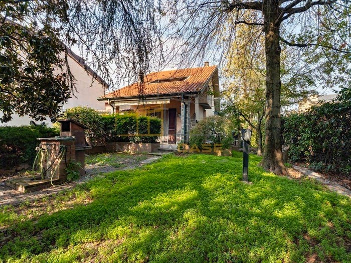 Casa con 6 locali in vendita in via Bergamo, Centro, Bellusco