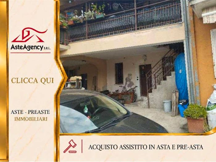 Casa quadrilocale in vendita in Via Castello, Cadrezzate con Osmate